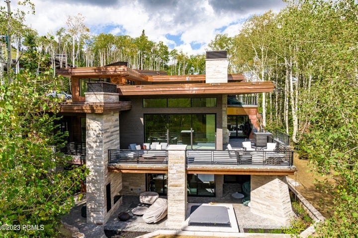 Terrace exterior of 47 Red Cloud Trail